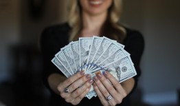 黑客一年可以挣多少钱？揭秘合法与非法路径的真实收入差距