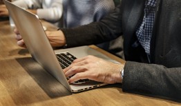 黑客便宜接单是多少钱？揭秘真实价格与风险，帮你省钱避坑