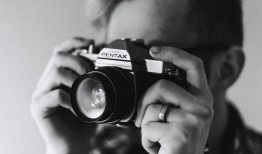 黑客24小时在线接单网站微信？揭秘网络黑产真相与微信安全防护全攻略