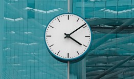 24小时在线接单文案：随时响应，高效解决您的紧急文案需求