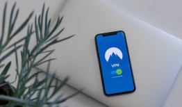 黑客一般用什么手机？揭秘专业黑客的移动生产力工具选择与安全配置指南