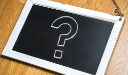 QQ破解版永久真的安全吗？揭秘隐藏风险与官方安全替代方案