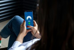 黑客在线app追款平台是真的吗？揭秘其运作真相与风险，帮你避免二次损失