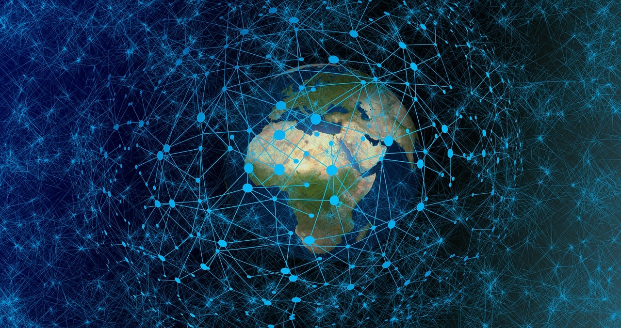 黑客一天挣1万是真的吗?揭秘合法与非法路径的巨大差异与风险 黑客一天挣1万是真的吗?揭秘合法与非法路径的巨大差异与风险